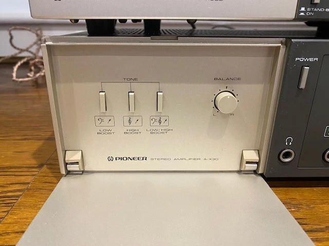 Pioneer A-X30 Amplifier & F-X30L Stereo Tuner - 1980's Midi Retro Vintage HiFi - Image 3 of 4
