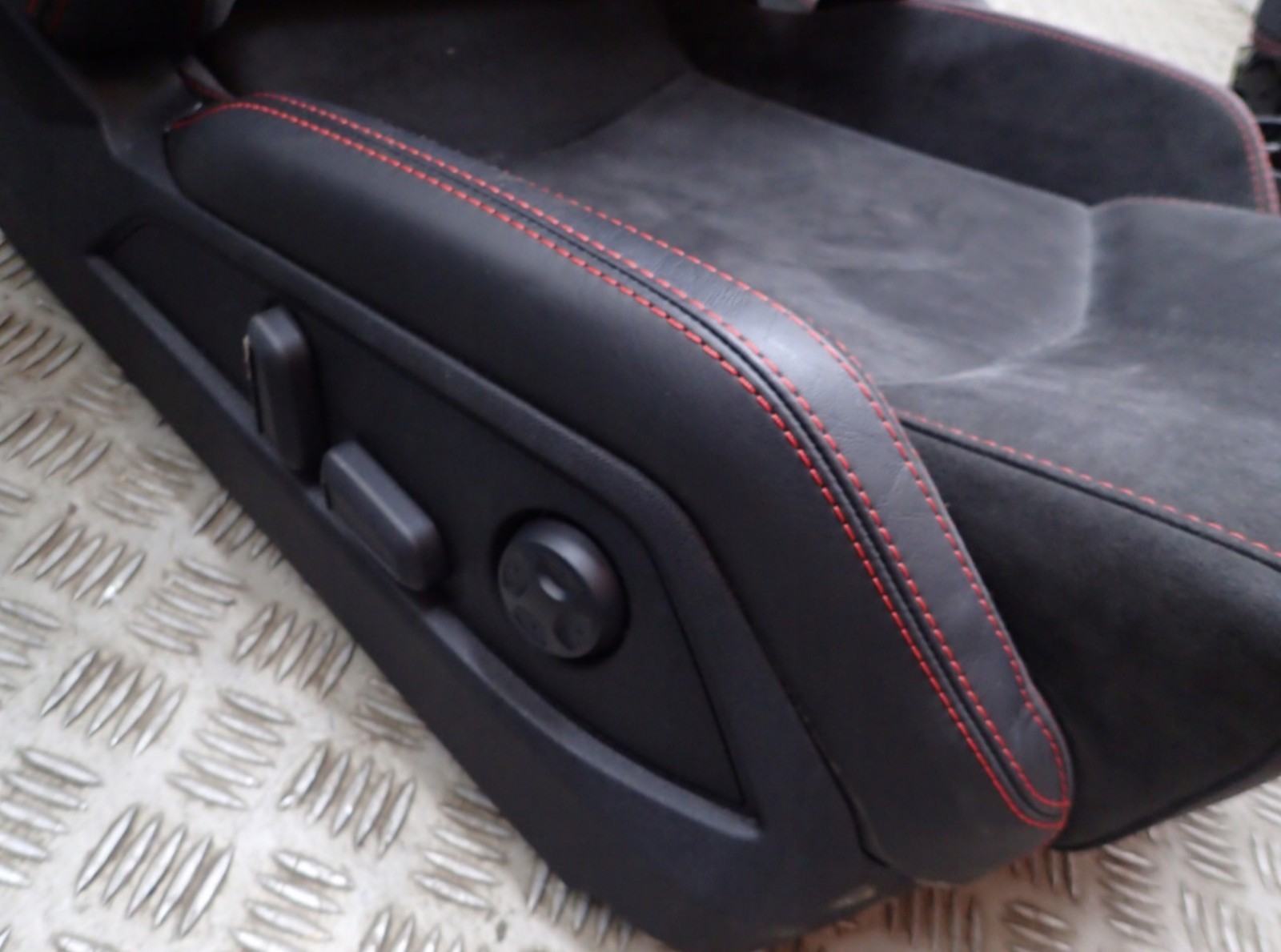 LAMBORGHINI AVENTADOR LP700 PIRELLI EDITION ALCANTARA SEATS DOOR PANELS TUNNEL