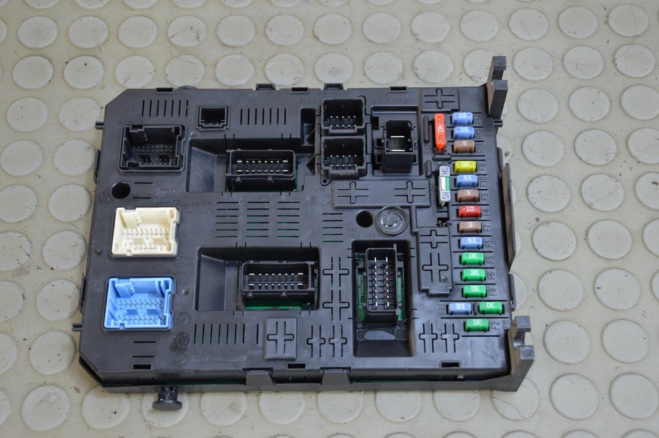 23912 Centralina body computer Citroen C4 Picasso dal 2010 al 2013 cod 967847718 - Immagine 2 di 4