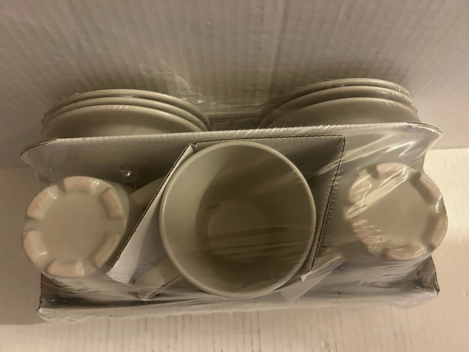 NUEVO EN CAJA IKEA DINERA 400.630.95, 6x tazas y platillos de café beige mate Foto 3 de 4