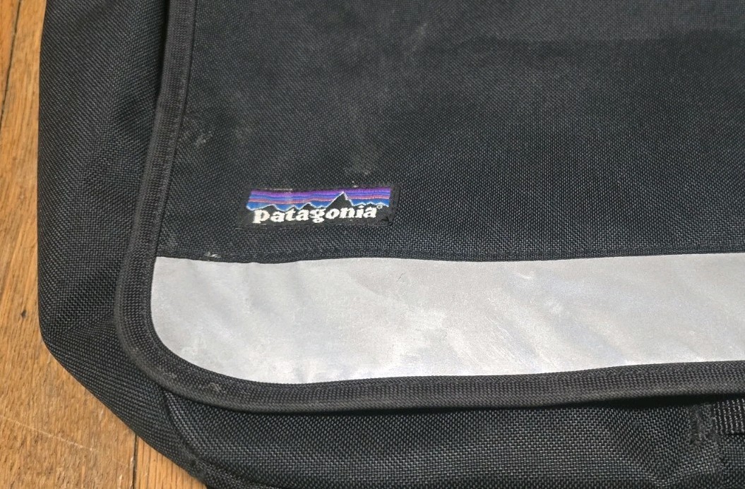 レア 90s patagonia メッセンジャーバッグ MADE IN USA Vintage Men's Patagonia Messaged Laptop Bag Black Hiking 90s