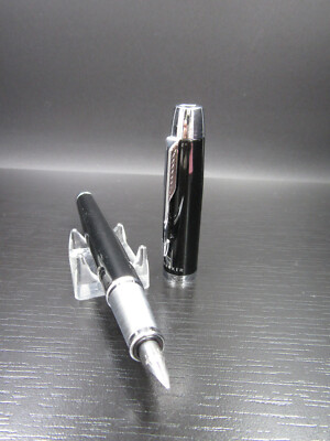 W9   '' PARKER '' Patronenfüller Füller Schwarz Feder : M - England    