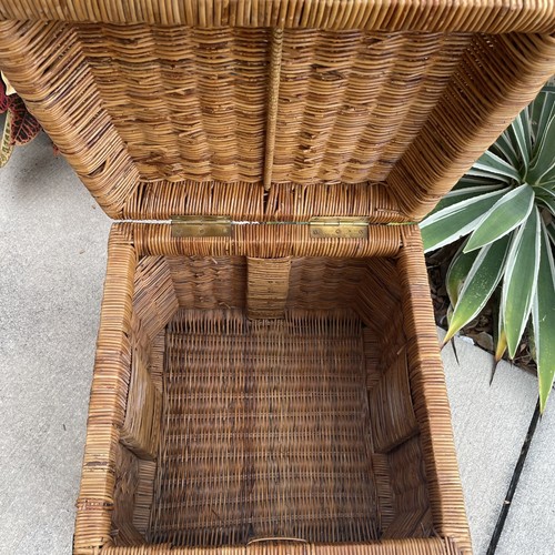 Vintage Wicker And Brass Rattan Chinoiserie Style Trunk Chest Footrest 16”Hx16”W - Picture 10 of 23