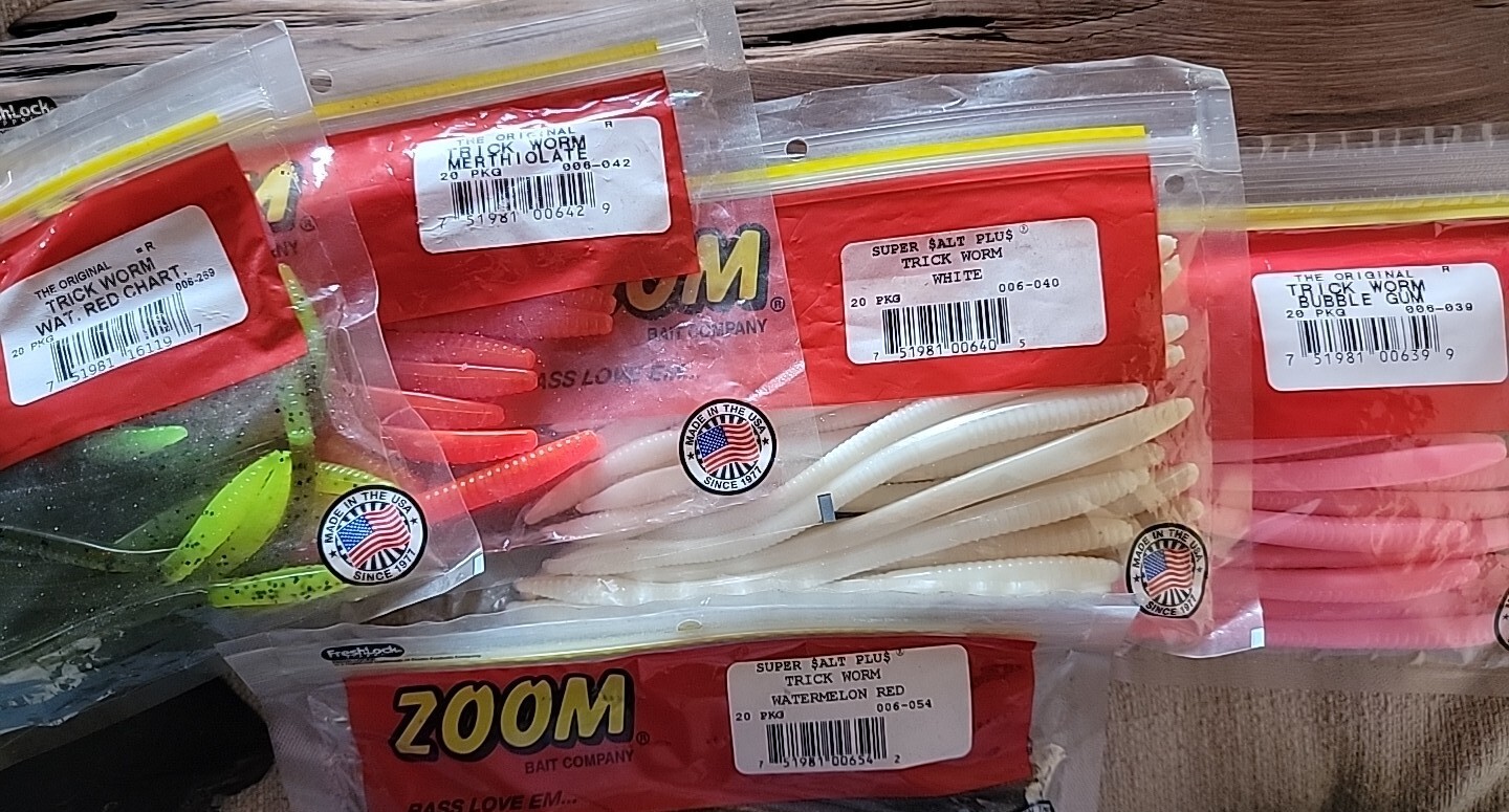 New. Lot Of (5)Zoom Bait Company. Bass Love EM.. Trick Worm Bait 20