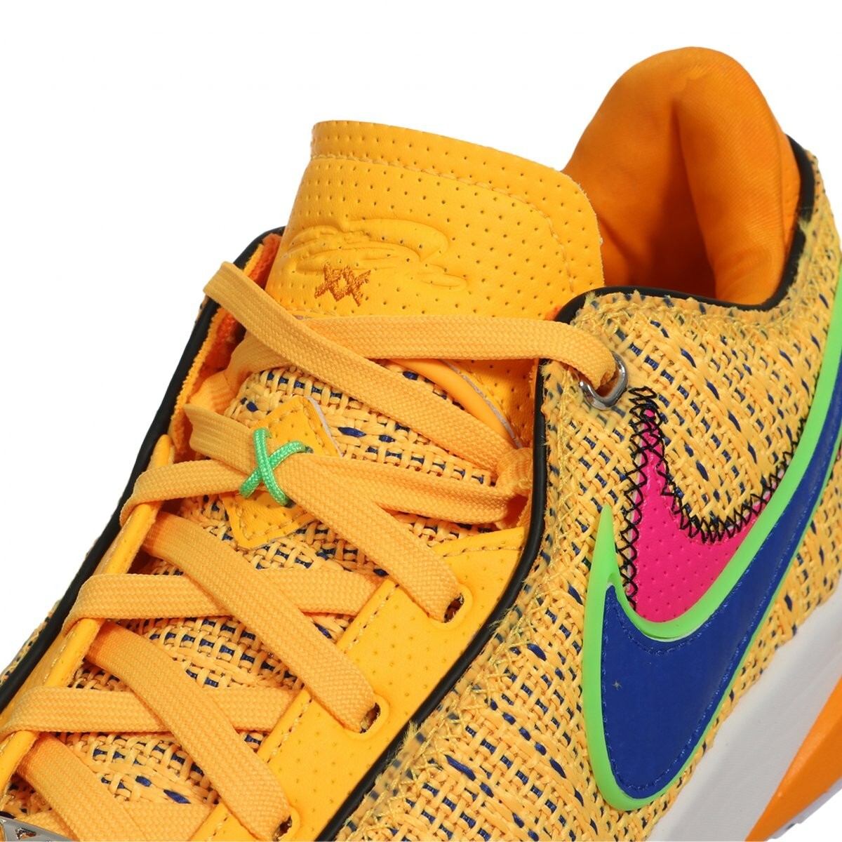 Nike LeBron 20 Laser Orange レブロン20 Official Look at the Nike LeBron 20 