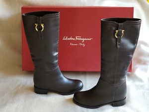 ferragamo gancini boot