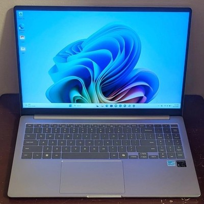 Samsung Galaxy Book4 Edge 15.6'' FHD (Snapdragon X Plus, 16GB/512GB SSD) Laptop-