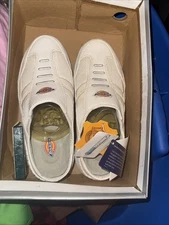 Dickies Women’s Size 5 Nursing Clogs Roxy White