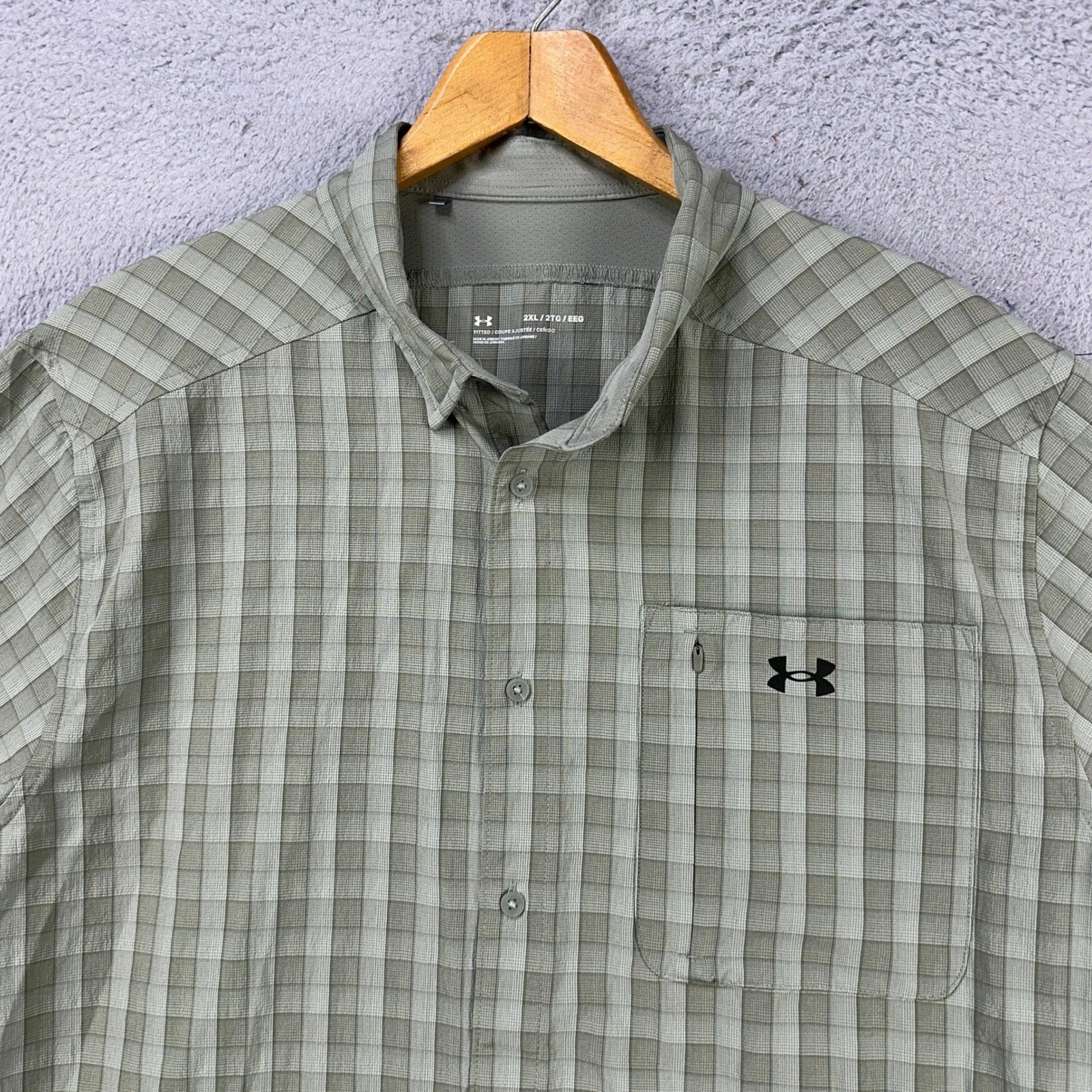 Under Armour Men Fishing Shirt 2XL Green Plaid Button Up Hiking Logo Nylon Blend