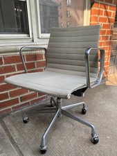 Herman Miller Eames Aluminum Group Chair in Grey Fabric, EA335