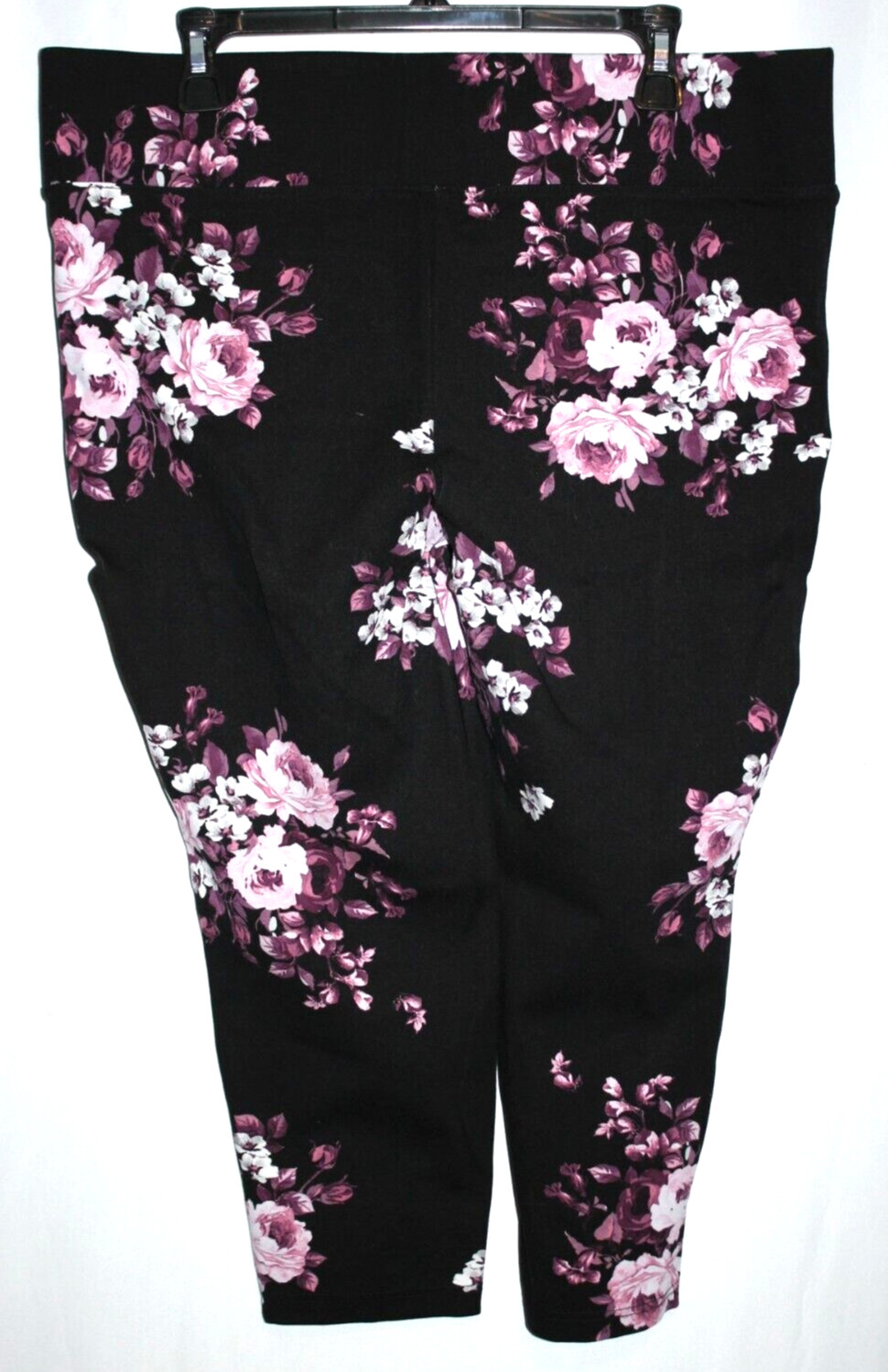 Torrid Ponte Knit Stretch Pull On Pixie Pant Blac… - image 3