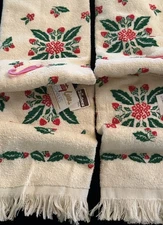 2 NWT Vtg Cannon Hand Towels Kitchen Bathroom Christmas Holiday Fringed Soft!