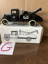 ERTL - 1/34 1931 Hawkeye Wrecker Bank Dept Of Police Traffic - Black Tow truck