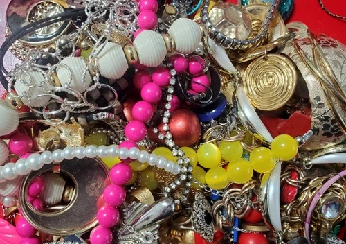 3 Lbs. Vintage to Modern Costume Jewelry Junk Tangled Estate Craft Lot (Lt # DD)