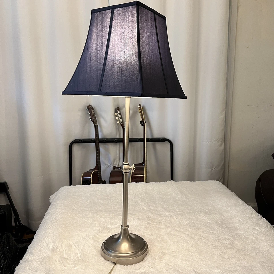 Lámpara de mesa de acero inoxidable cepillado de altura ajustable con pantalla azul - PESADA Foto 2 de 4