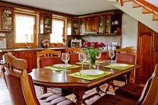 Großes Anwesen mit Teich und großen Stallungen