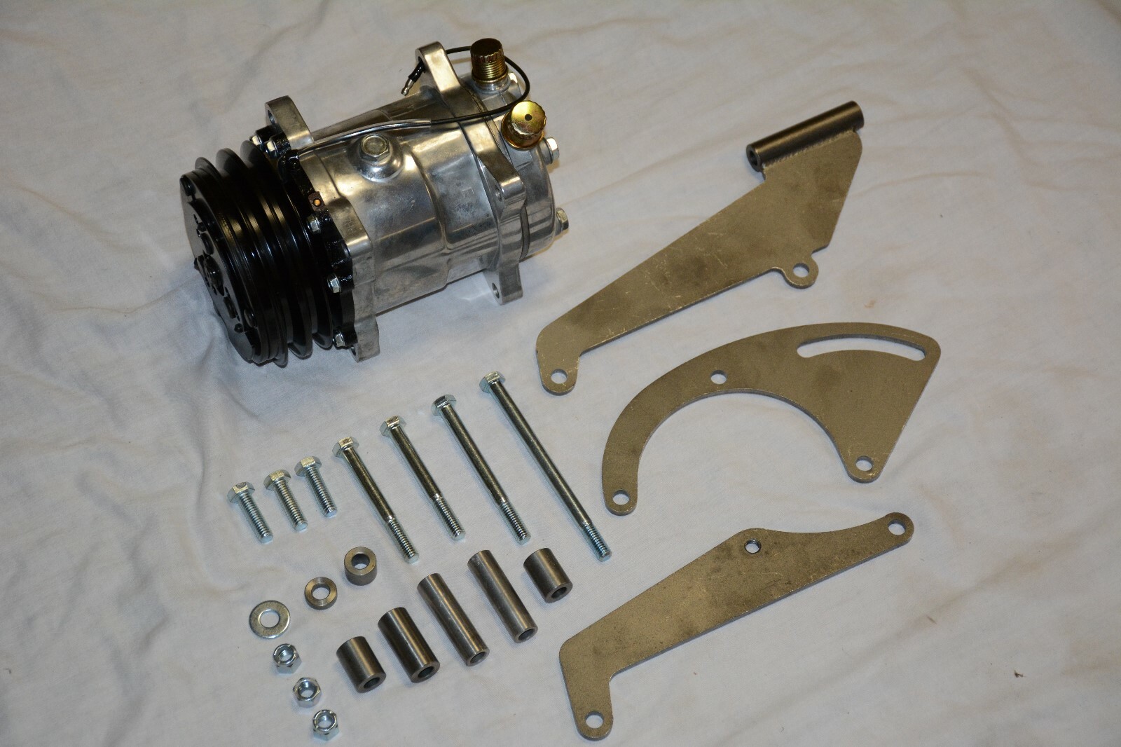 AC COMPRESSOR V BELT