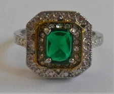 SILVER TONE EMERALD GREEN & CZ FASHION COCKTAIL RING NWOT
