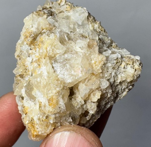 Cristales granate leuco traseros 379 ct sobre matix del kpk pakistán. - Imagen 4 de 10
