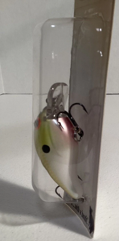 Bandit 100 Series 1D63 Canary Fishing Lure Crankbait - Image 2 of 4