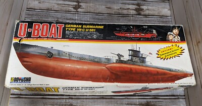 Doyusha U-Boat Motorized German Submarine Type VII-C U-581 Plastic