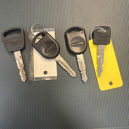 Used Lot Of Four (4) Ford Ignition Key Door Lock Key - Foto 1 di 11