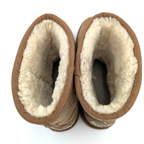 Stivali invernali UGG Australia Classic Short II da uomo in morbida pelle di pecora taglia US6 EU38 - Foto 12 di 16