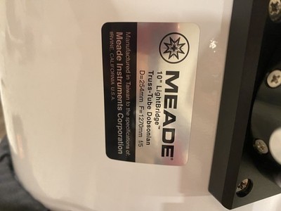 Meade 10'' LightBridge tm Telescope Truss-Tube Dobsonian D=254mm F=1270mm f/5