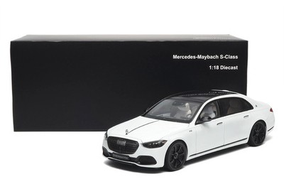 AlmostReal 1:18 Mercedes-Benz Maybach S-Klasse Dark Night Edition Alufelgenmodell