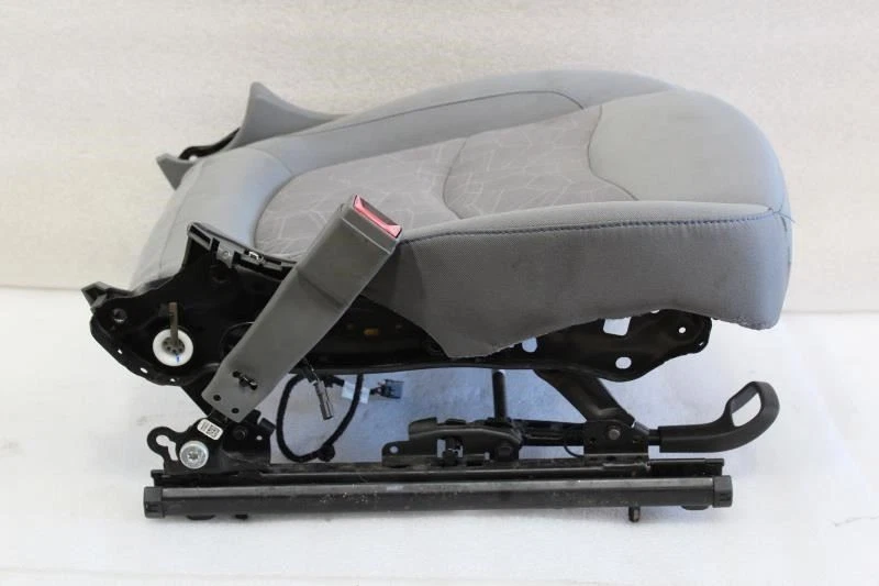 2016 CHEVROLET VOLT LEFT DRIVER SIDE FRONT SEAT BOTTOM TRACK GRAY CLOTH Foto 2 de 4