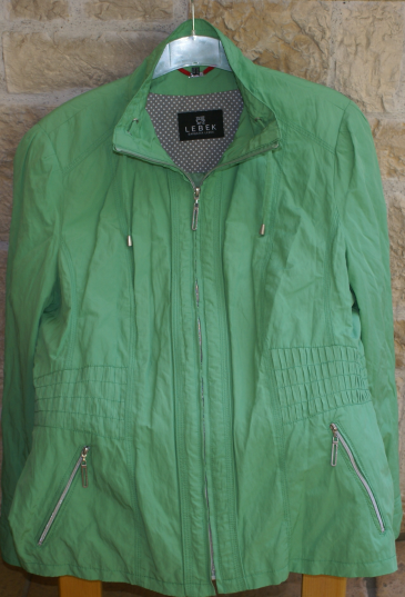 BARBARA LEBEK Jacke grün leichter Glanz 46 XXL NEU
