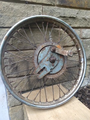 BSA BANTAM D 1/3 HINTERRAD FELGE MIT NABE & BREMSPLATTE