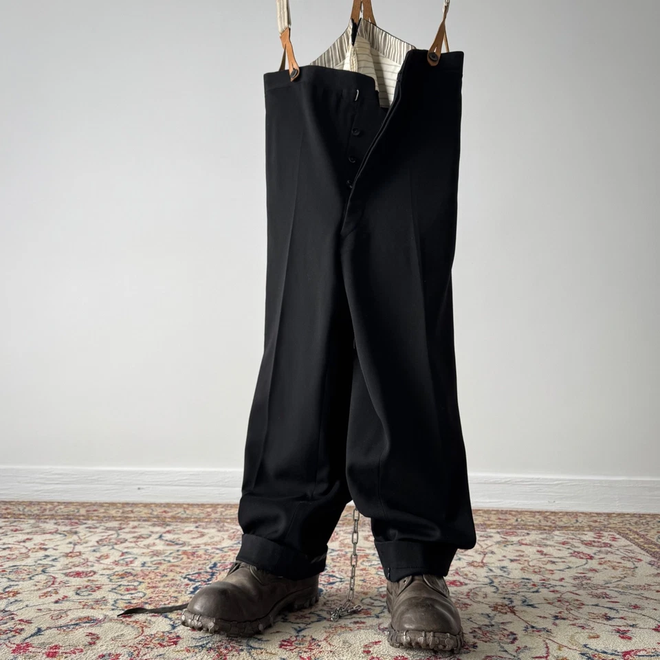 Pantalón de traje de lana negro con hebilla lateral europeo vintage de los años 30 Foto 3 de 4