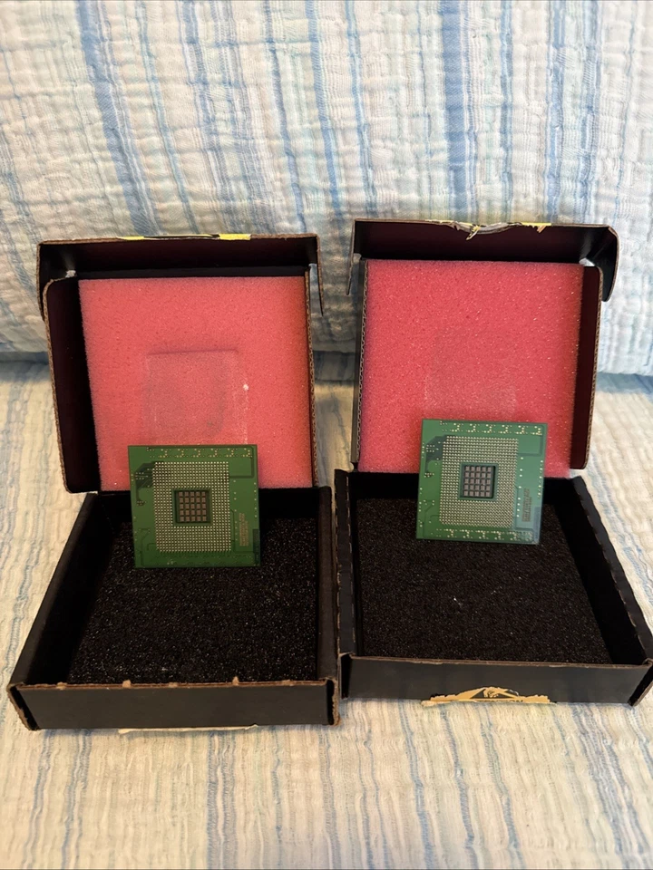 2 - Intel Xeon MP 2.0 GHz 2MB Cache 400 SL66Z Socket 603 Processor - Image 4 of 4