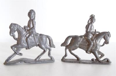 Paar antike uralte Zinnfiguren Zinnsoldaten auf Pferd Zinnritter Sammler Rarität