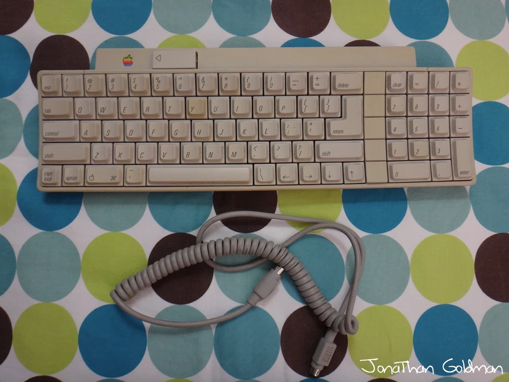 Apple Desktop Bus Keyboard - Apple IIgs 825-1302-B A9M0330 658
