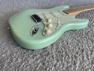 Fender Player Stratocaster 2018 MIM Surf Pearl Green Maple FB