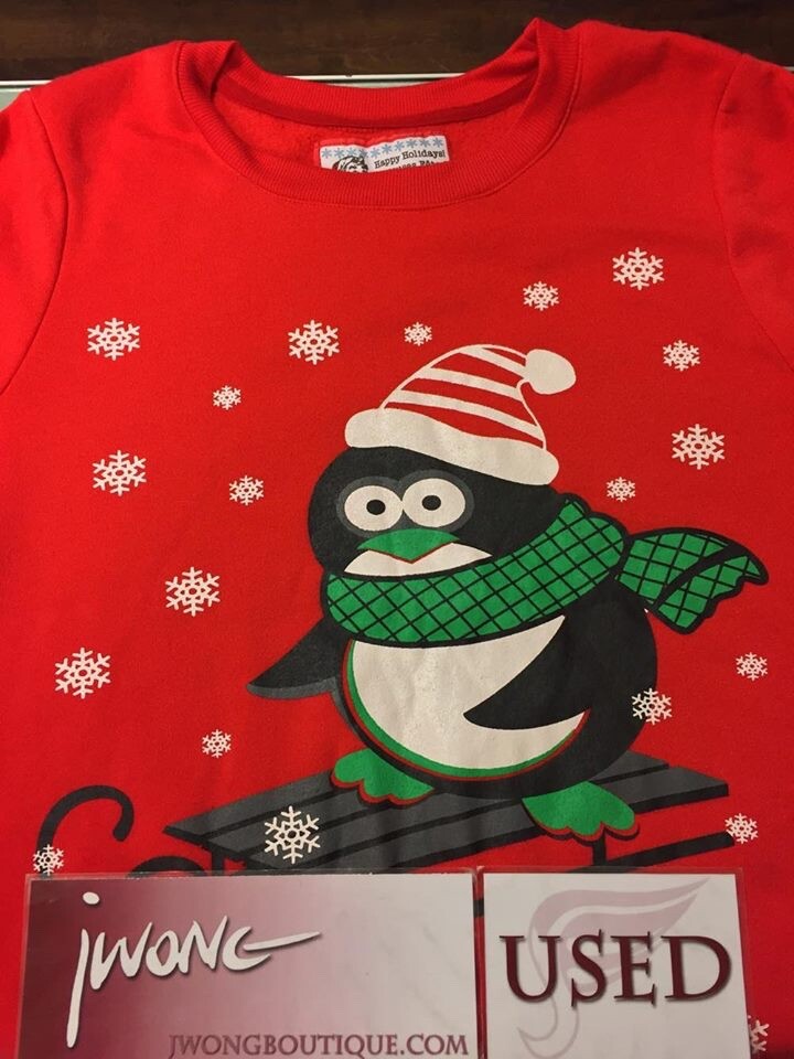 2010 Happy Holidays Penguin Skiing Sweatshirt Red Men Size Medium
