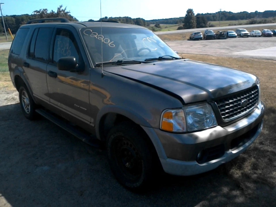 Conjunto de filtro de aire usado se adapta a: Ford Explorer 2002 4 puertas exc. Sport Trac 4,0 grados Foto 2 de 4