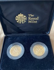 Reduced ! Be Quick at this price ! Royal Mint 2001 Two 22ct Gold Full Sovereigns