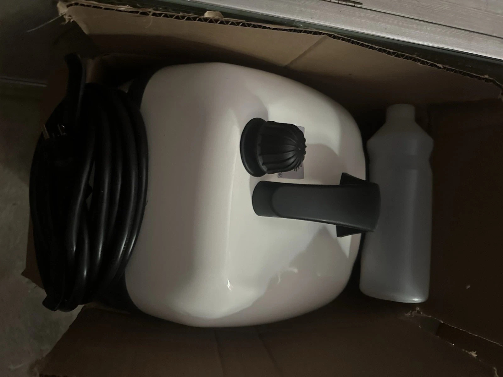 New Dupray Tosca Steam Cleaner With Accessories White MSRP $999