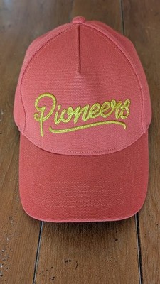 &Sons Trading Co. Pioneer Embroidered Cap Vintage Red | Top Zustand