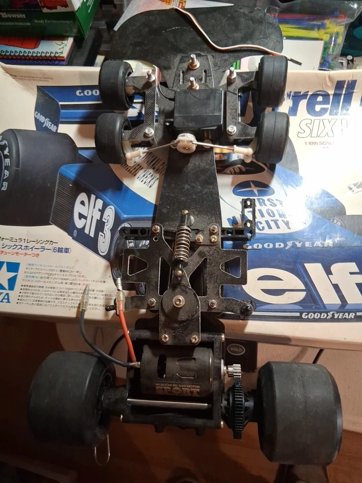 Tamiya 1/10 RC Tyrrell P34 Six Wheeler F1 Racing Car Kit Desmontado Japón Foto 3 de 4