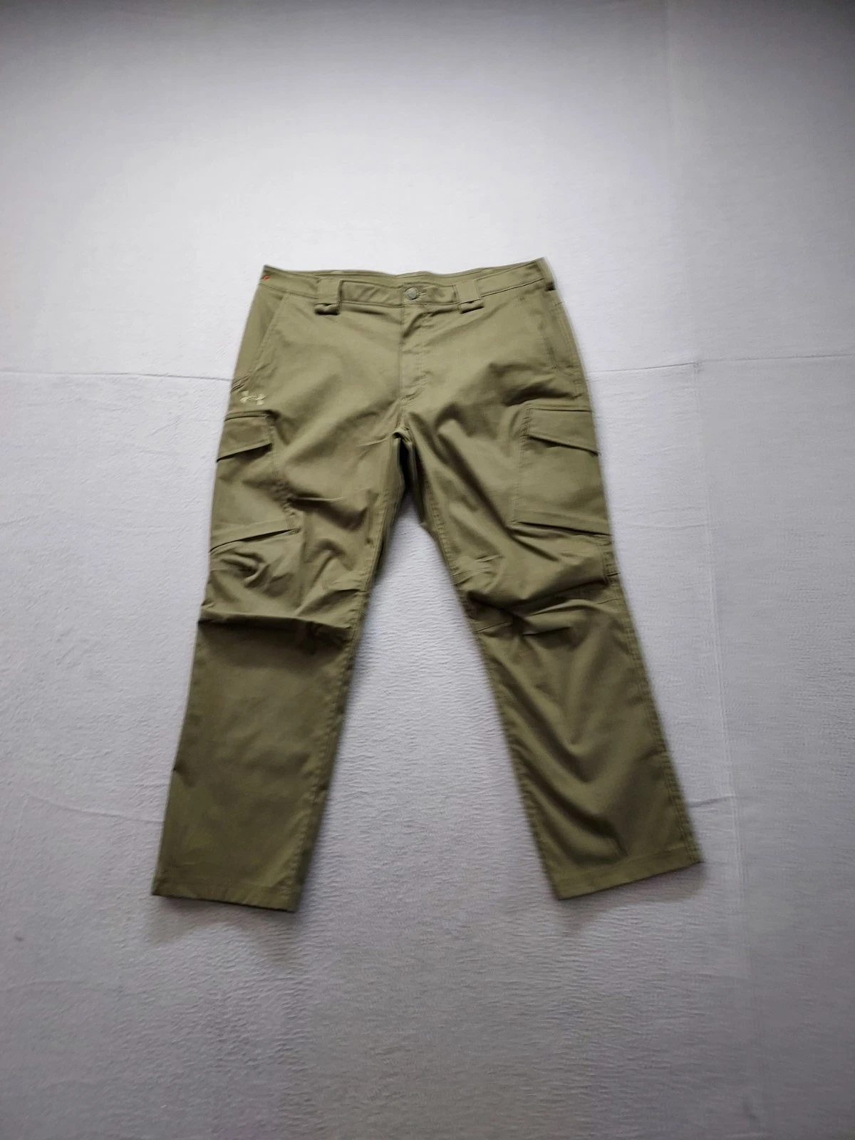 Under Amour Men Cargo Pant 38/30 Light Green Zip Pockets Straight Legs Casual