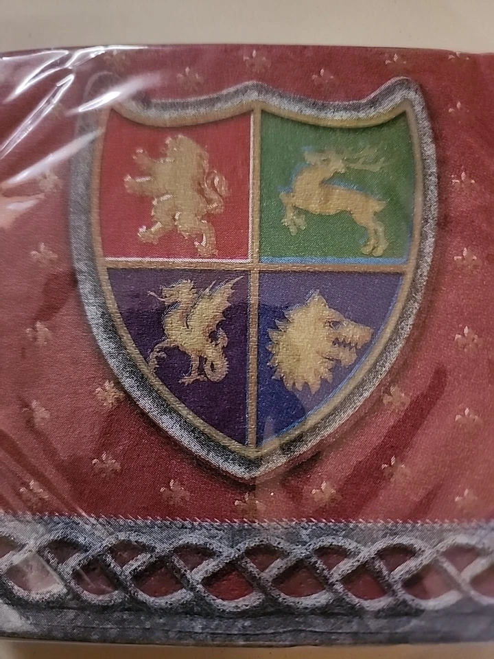 Servilletas de papel de fiesta de cumpleaños para niños castillo caballero medieval 16 quilates Foto 2 de 4