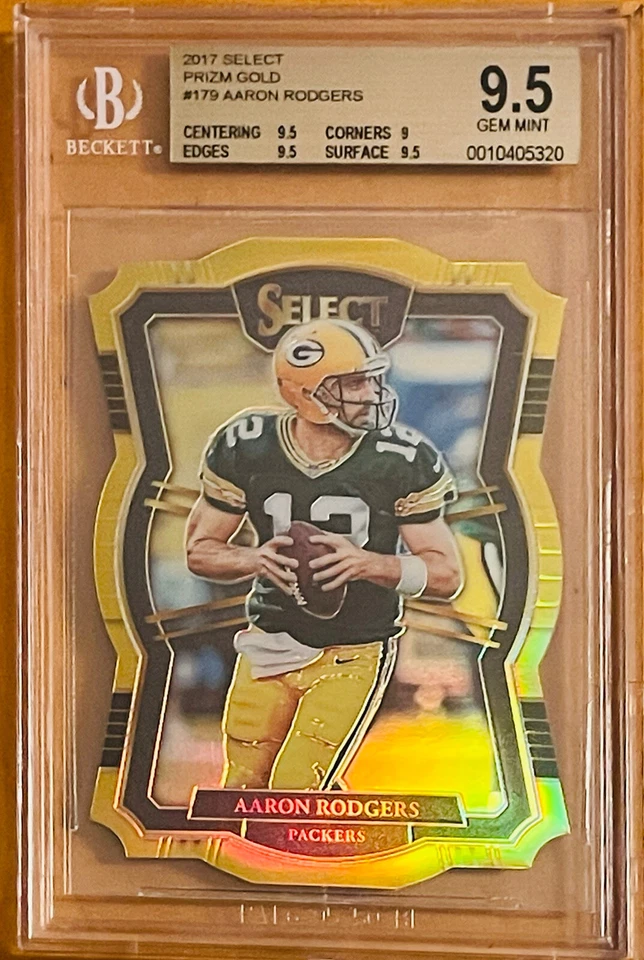🔥2017 Aaron Rodgers PANINI SELECT GOLD PRIZM DIE-CUT REFRACTOR /10 #175 BGS 9.5 - Image 2 of 4