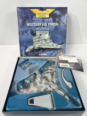   Corgi 48303 Avro Vulcan B2 XH558 1:144 DieCast mit OVP RAF Militärmodell
