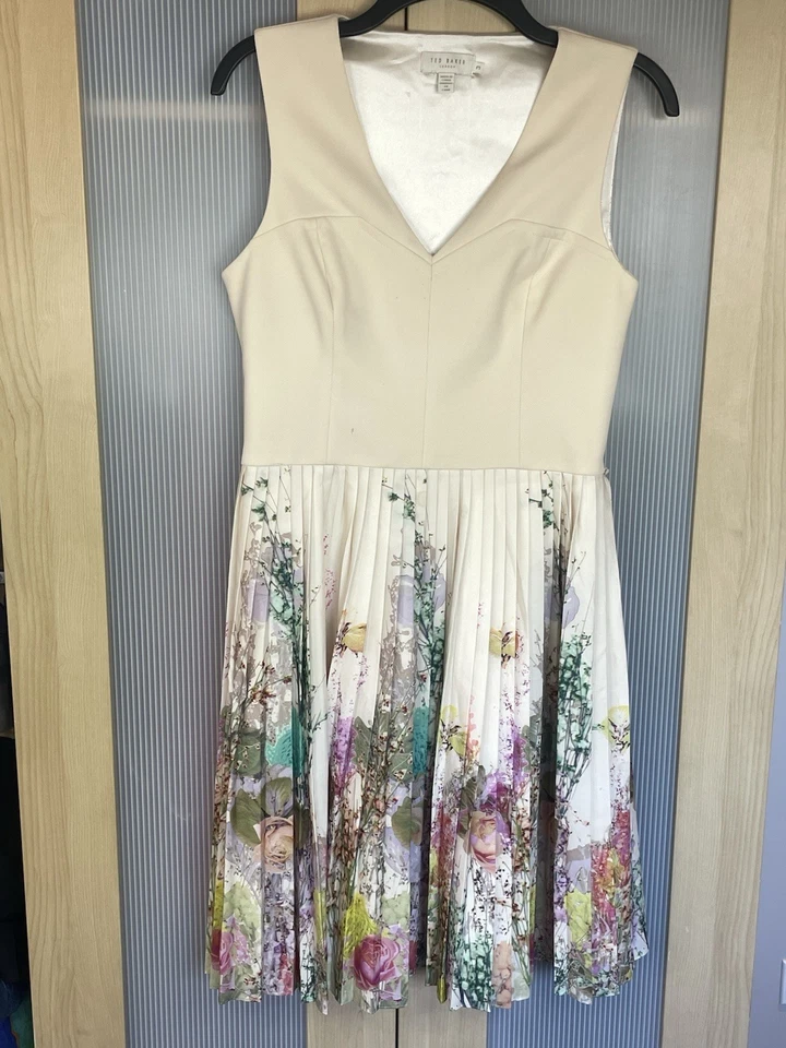 Vestido plisado floral Ted Baker. Talla 3 EE. UU. 6 Fiesta Boda Carrera Diseñador Bohemio Foto 2 de 4