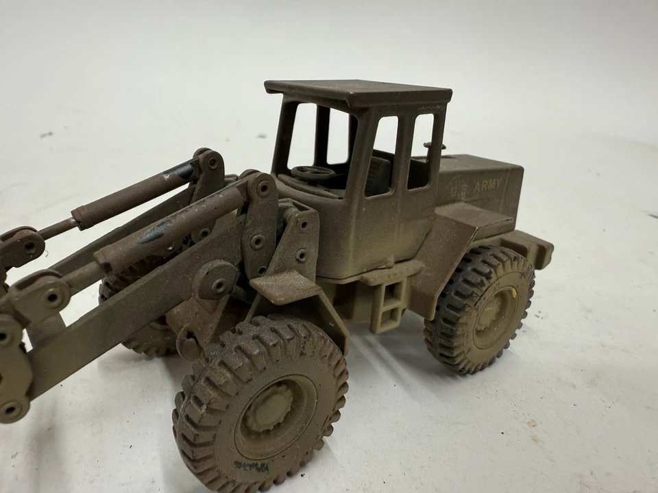 Vintage Custom US Army Joal Volvo Grapple Skid Loader 1:50 Scale - Image 3 of 4