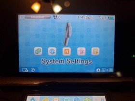 Nintendo 3DS 2GB with Circle Pad Pro- Complete CIB- Excellent Condition- US Ver